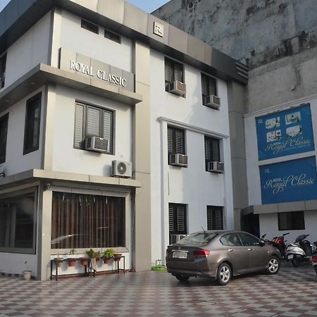 Hotel Royal Classic 바레일리 외부 사진
