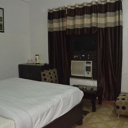 Hotel Royal Classic 바레일리 외부 사진