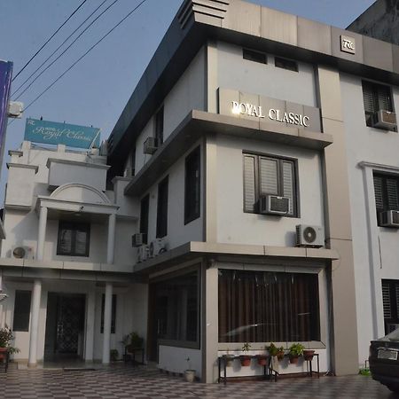 Hotel Royal Classic 바레일리 외부 사진