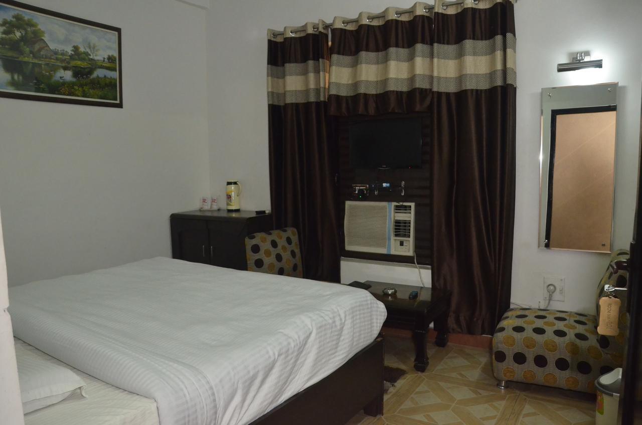 Hotel Royal Classic 바레일리 외부 사진
