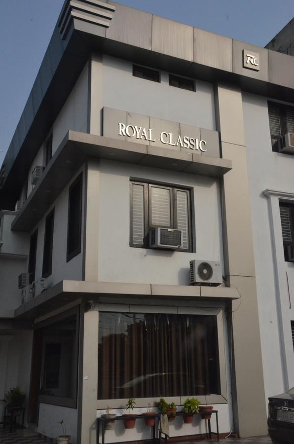 Hotel Royal Classic 바레일리 외부 사진