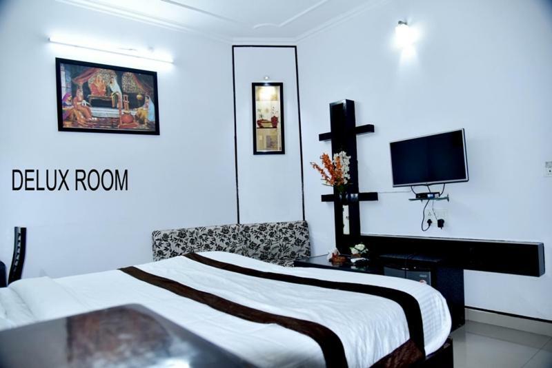 Hotel Royal Classic 바레일리 외부 사진